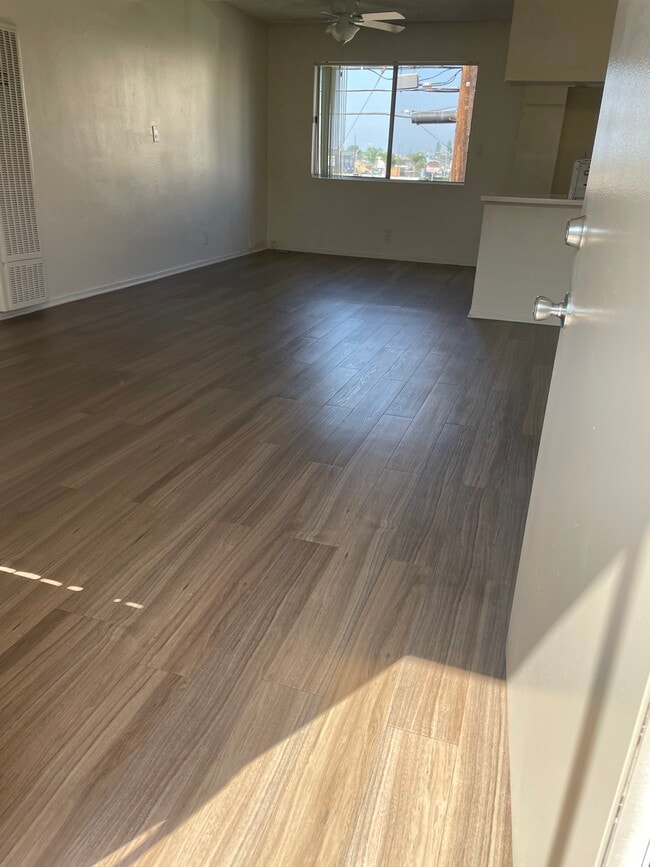 Building Photo - 3155 Rosecrans Ave