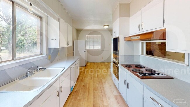 Building Photo - 3105 Conejos Dr