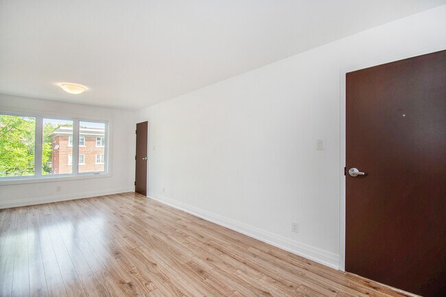 Photo du bâtiment - 344-368 Tillbury Av