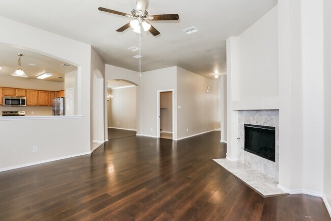 Building Photo - 2713 Meadowview Dr