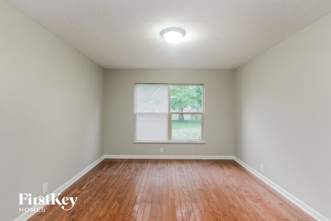 Building Photo - 6916 Raritan Dr