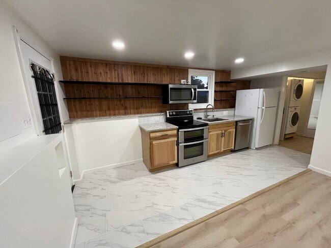 Photo - 9241 Pinenut Ct Townhome