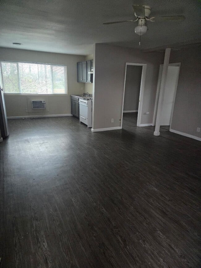 Building Photo - 2677 S Rosedale Ave