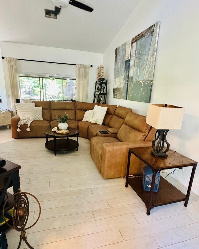 Foto del edificio - 9364 Chelsea Dr S