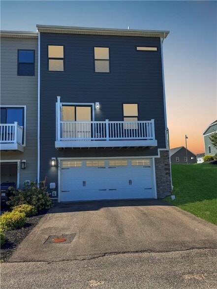 Photo - 161 Marketplace Ave Townhome