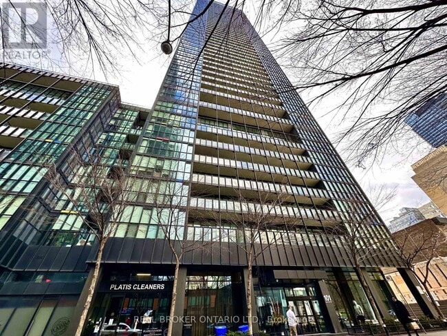 Building Photo - 101 Charles St E