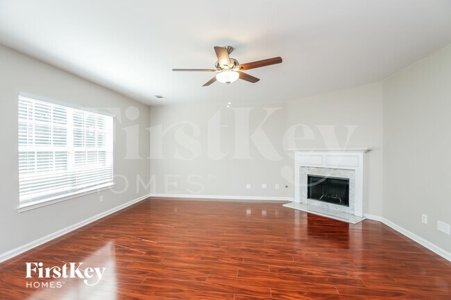Building Photo - 483 Baywood Way