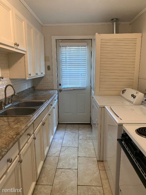 2 br, 1 bath House 2056 Stanford Ave House Rental in Baton Rouge