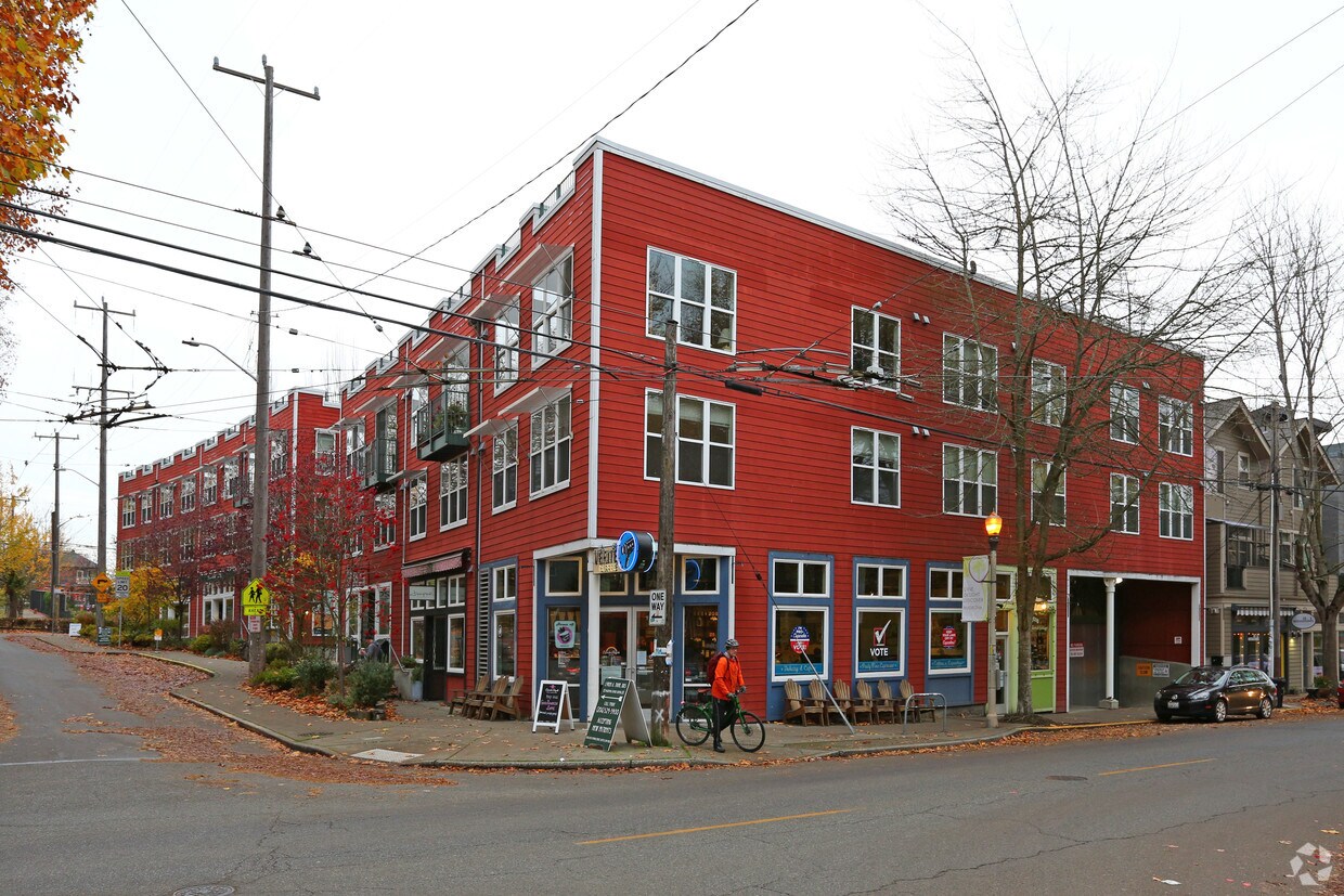 Primary Photo - Bowling Green Apartments