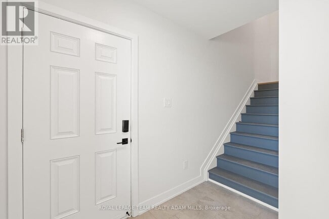 Building Photo - 203 Teskey St