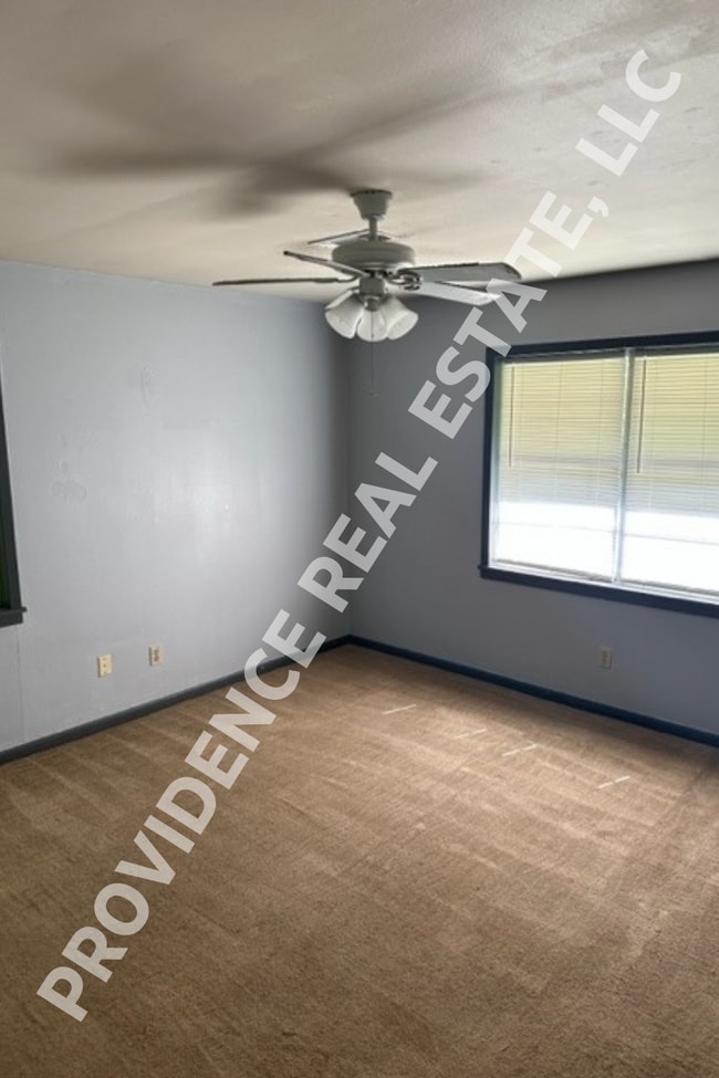 Building Photo - 500 E Texas Ave