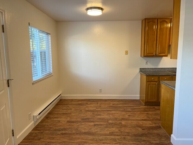 Eating Area - 1594 Albatross Dr
