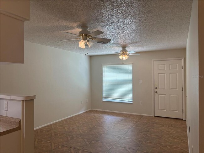 Building Photo - 6177 Chesham Dr