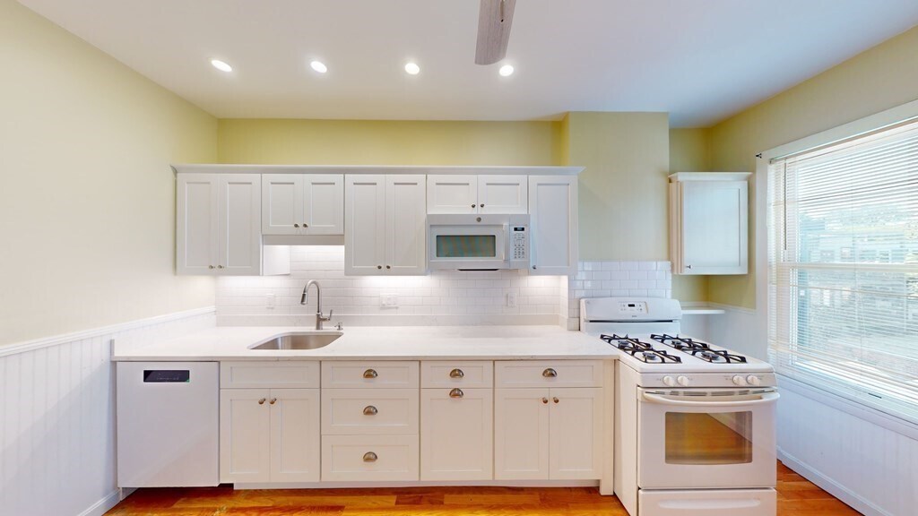 Foto principal - 249 L St