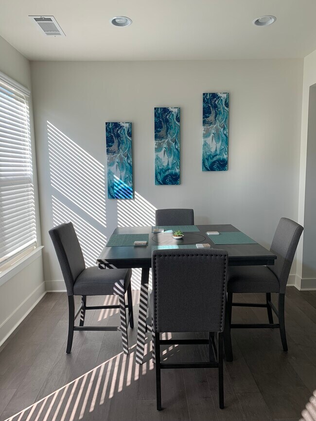 Foto del edificio - 7652 Castle Way Dr