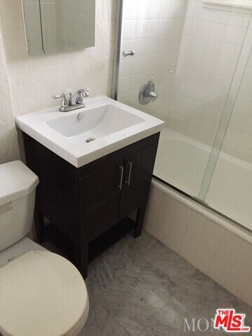 Foto del edificio - 485 S Roxbury Dr