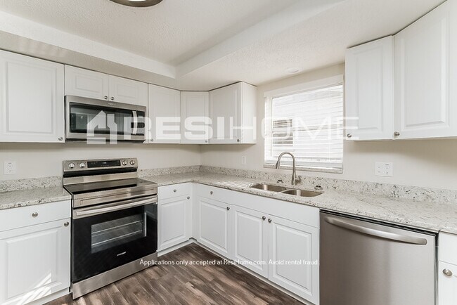Building Photo - 9027 Richwood Ln