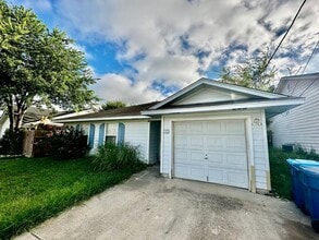 Building Photo - 123 Amelia Ct