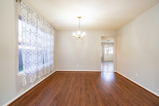 Foto del edificio - 16110 Cypress Valley Dr