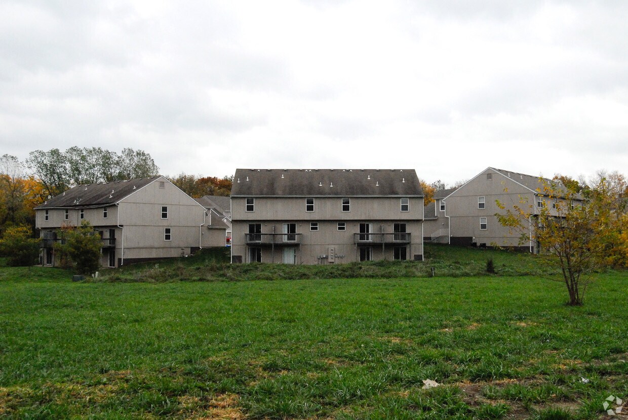 Foto del edificio - Deer Wood Estates Town Homes