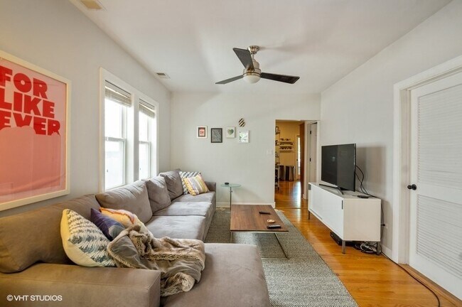 Building Photo - 1811 W Erie St