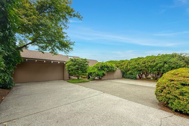 Foto del edificio - 4Bd/2.25Ba Bellevue House