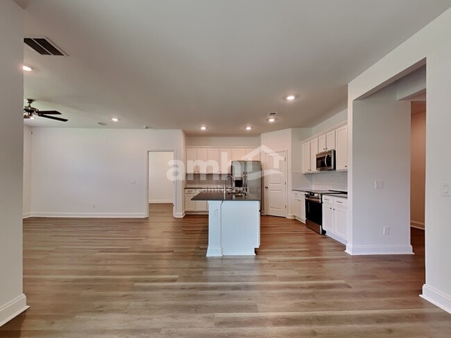 Building Photo - 565 Plumeria Ln