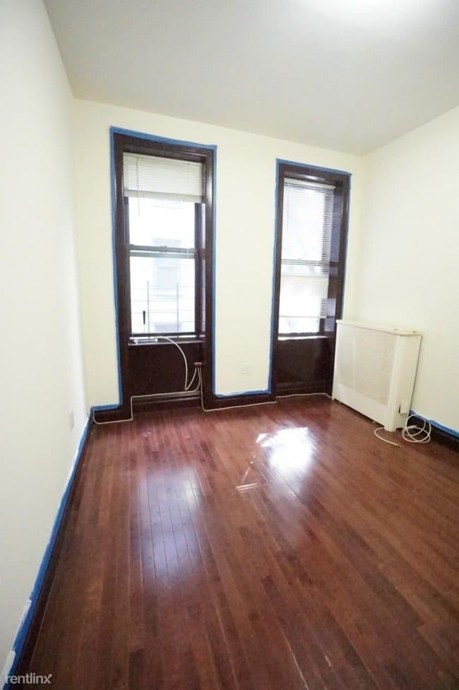 Building Photo - 34 Saint Nicholas Pl