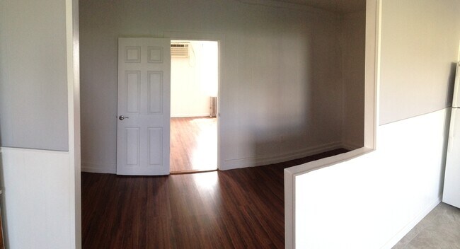 Living room - 397 Manhattan Ave