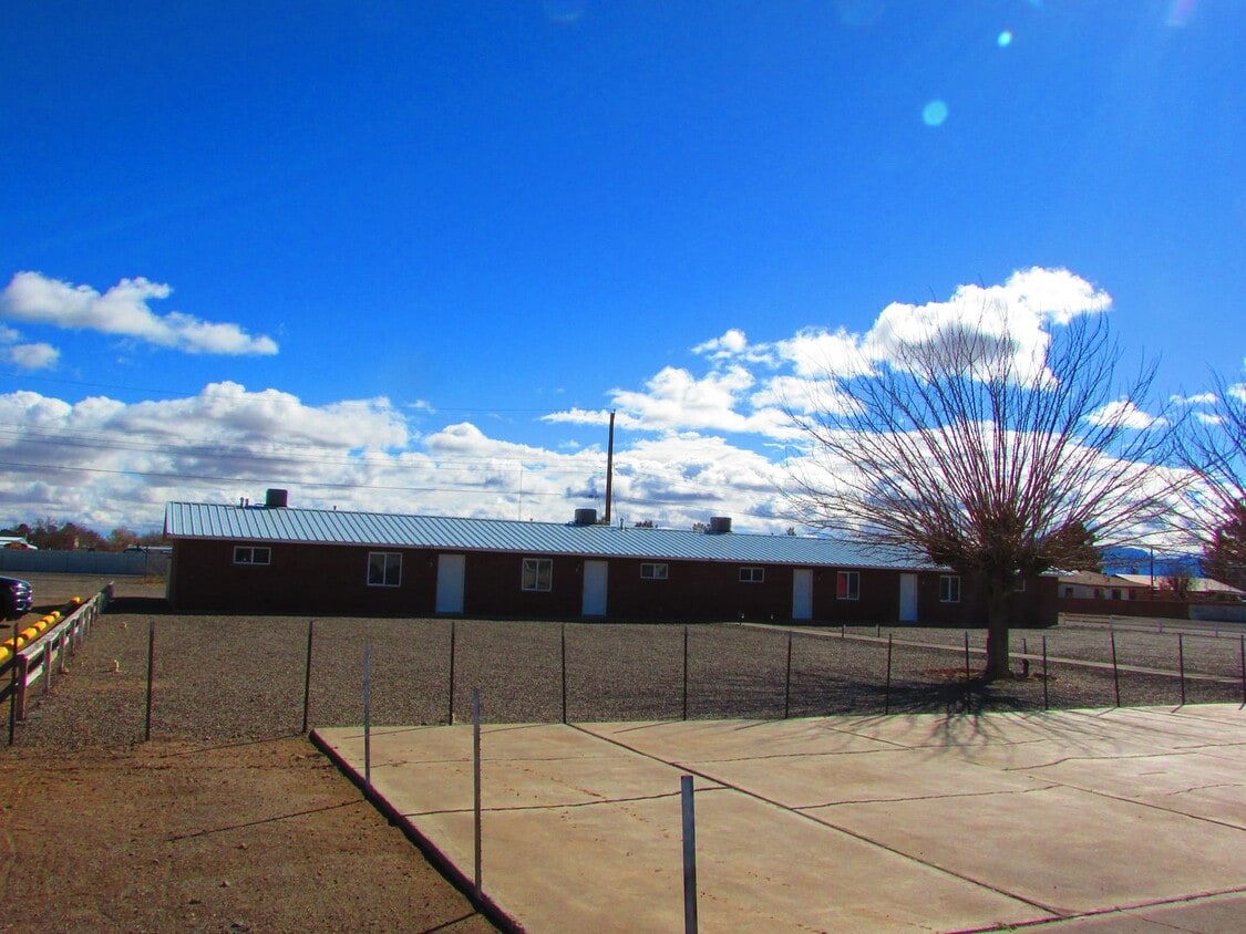 Primary Photo - 2 Bedroom - 1 Bath Fully Furnished Apartment
