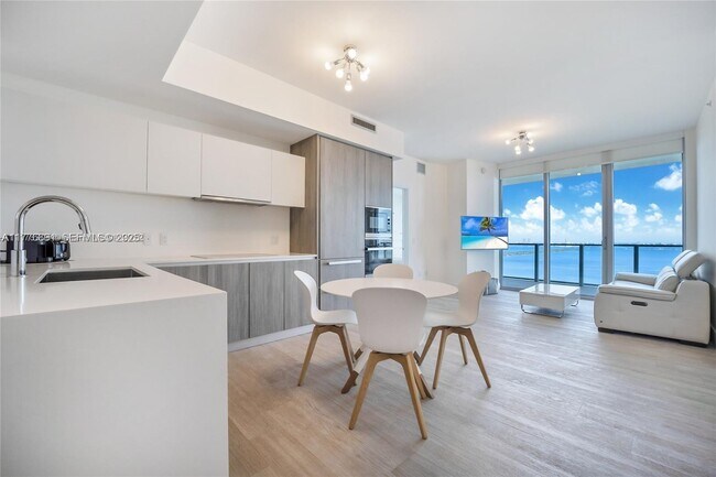 Foto del edificio - 2900 NE 7th Ave