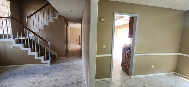 Foto del edificio - 13347 Somersworth Dr