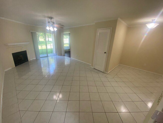 Building Photo - 6666 Harbor Town Dr