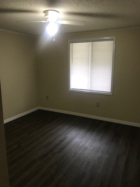 Foto del edificio - 15125 Pine Meadows Dr