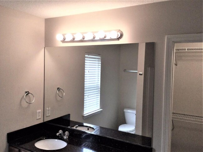 Foto del edificio - 177 Fox Glen Ct