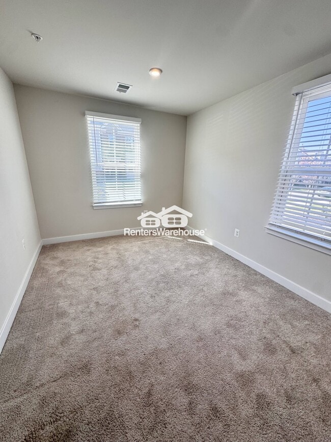 Building Photo - 6242 Islington St