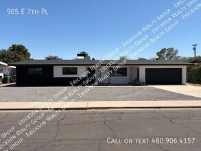 Building Photo - 905 E 7th Pl