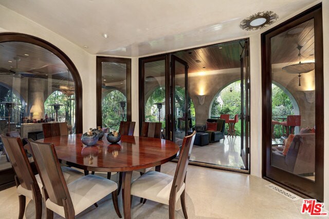 Building Photo - 715 N Alpine Dr
