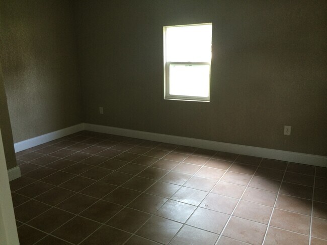 Foto del edificio - 313 Todds Ferry Rd