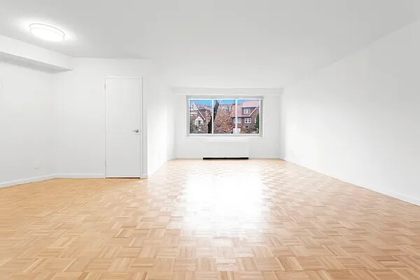 Foto principal - 2641 Netherland Ave