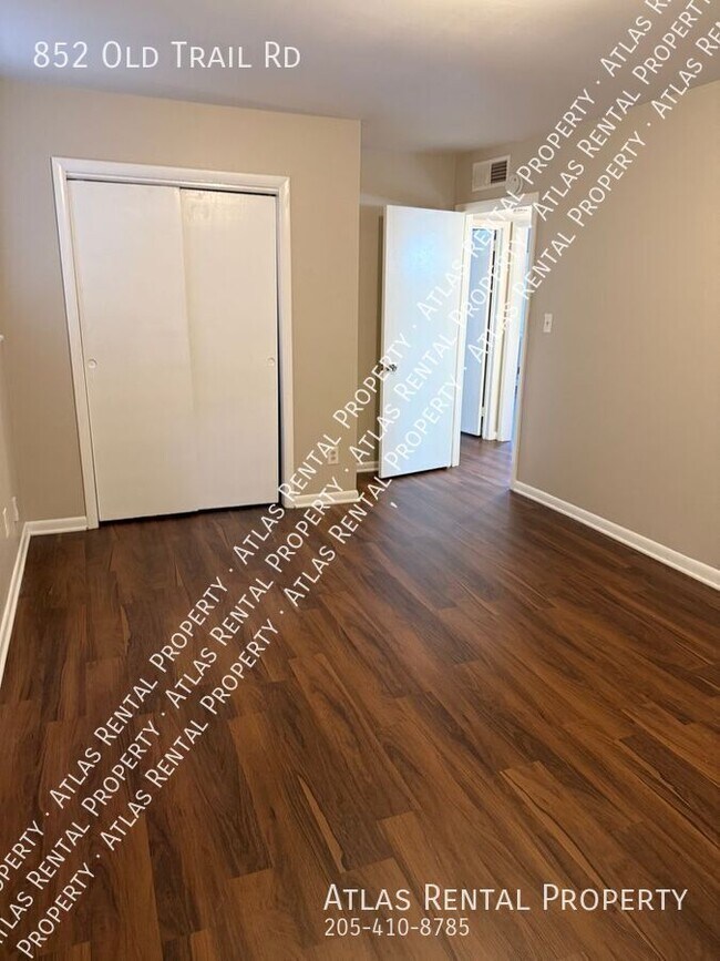 Foto del edificio - 852 Old Trail Rd