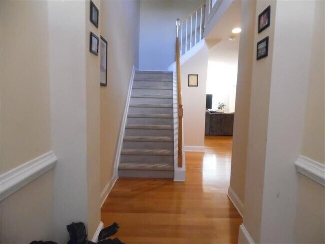 Building Photo - 2608 Gadsen Walk