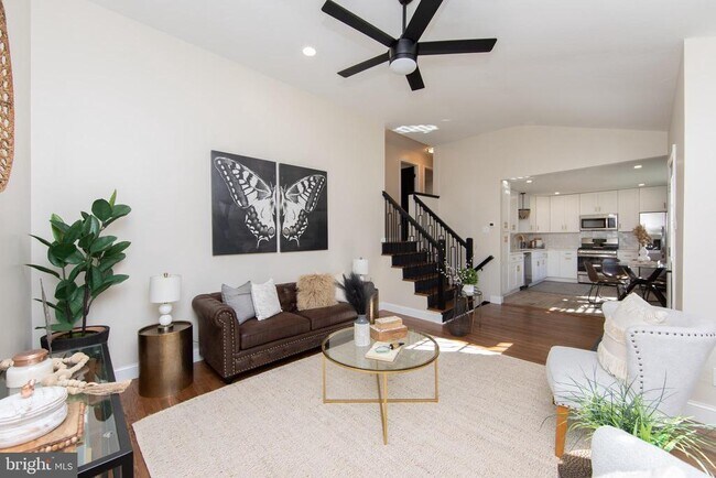 Foto del edificio - 405 E Melrose Ave