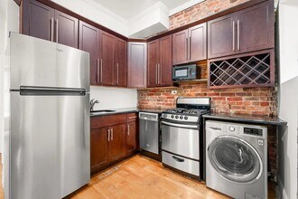 Building Photo - 107 Christopher St