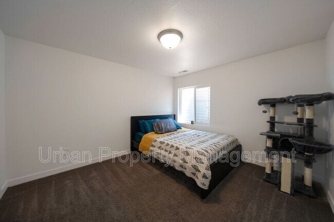 Foto del edificio - 5659 Coastal Ridge Ln