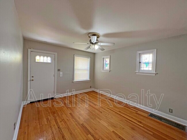 Foto del edificio - 7420 S Grand Ave