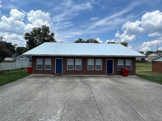 Building Photo - 107 Logan Ct
