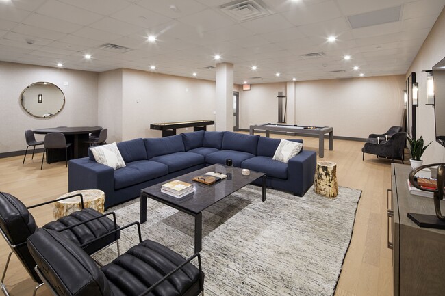 Resident Lounge - Marquis Apartments