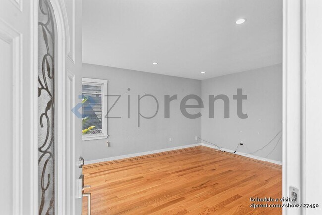Building Photo - 911 90th Ave