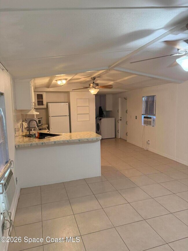 Foto del edificio - 2132 Rocway Dr